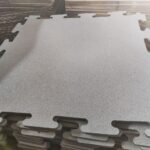 Gumeni pod puzla - siva